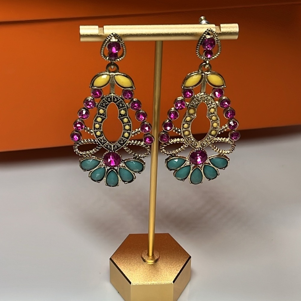 EARRINGS - Picture 3 of 7